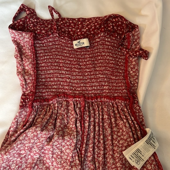 Hollister Abercrombie & Fitch Romper red floral elastic back - Picture 7 of 7